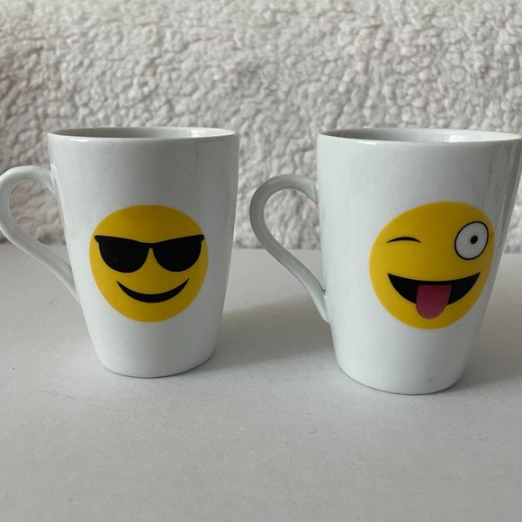 Set of 2 Porcelain Demitasse Emoji Cups like new - Picture 1 of 5